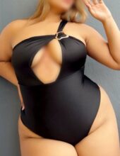 Latina hermosa de curvas grandes