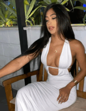 VENEZOLANA CON MUCHAS