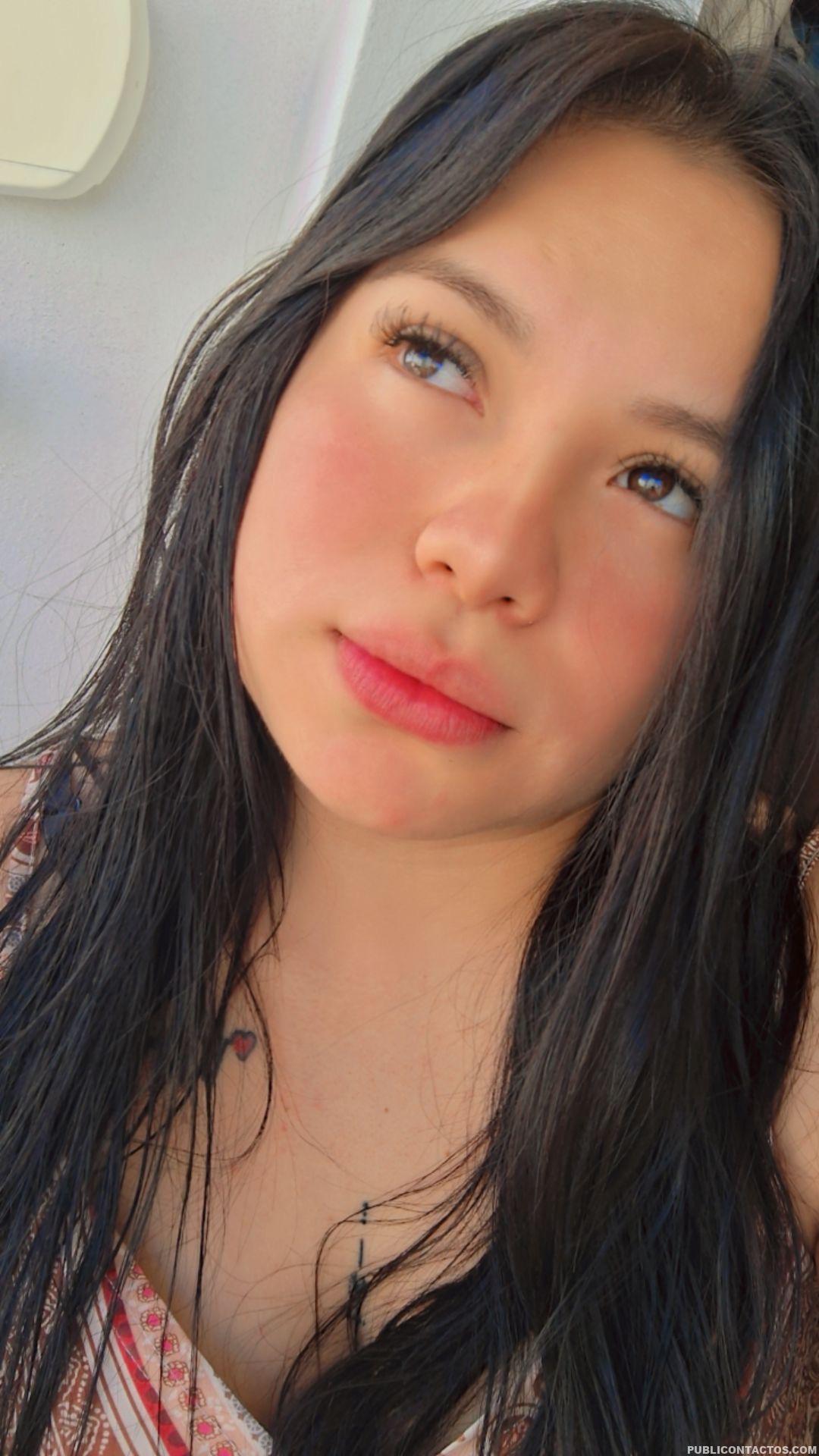 Valeria , 18 años , recién me inicio ,explosiva jovencita en Malaga