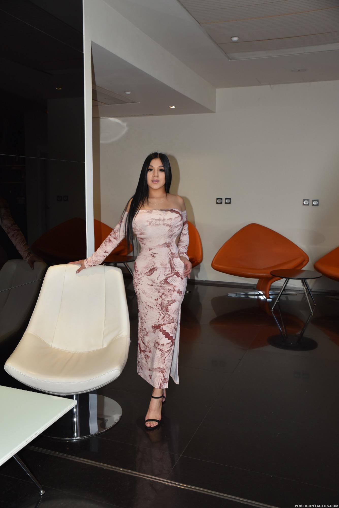 Universitaria de lujo Mía