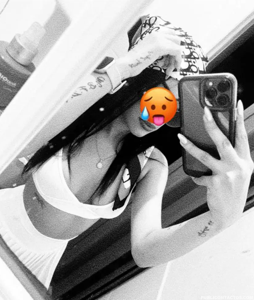 Hermosa tiffany resien llegada