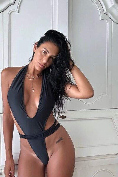 239f1083-349c-4938-8698-18a1c45bfcea