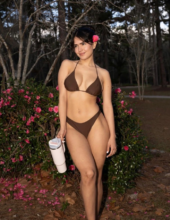 Clara colombiana atractiva en Vitoria