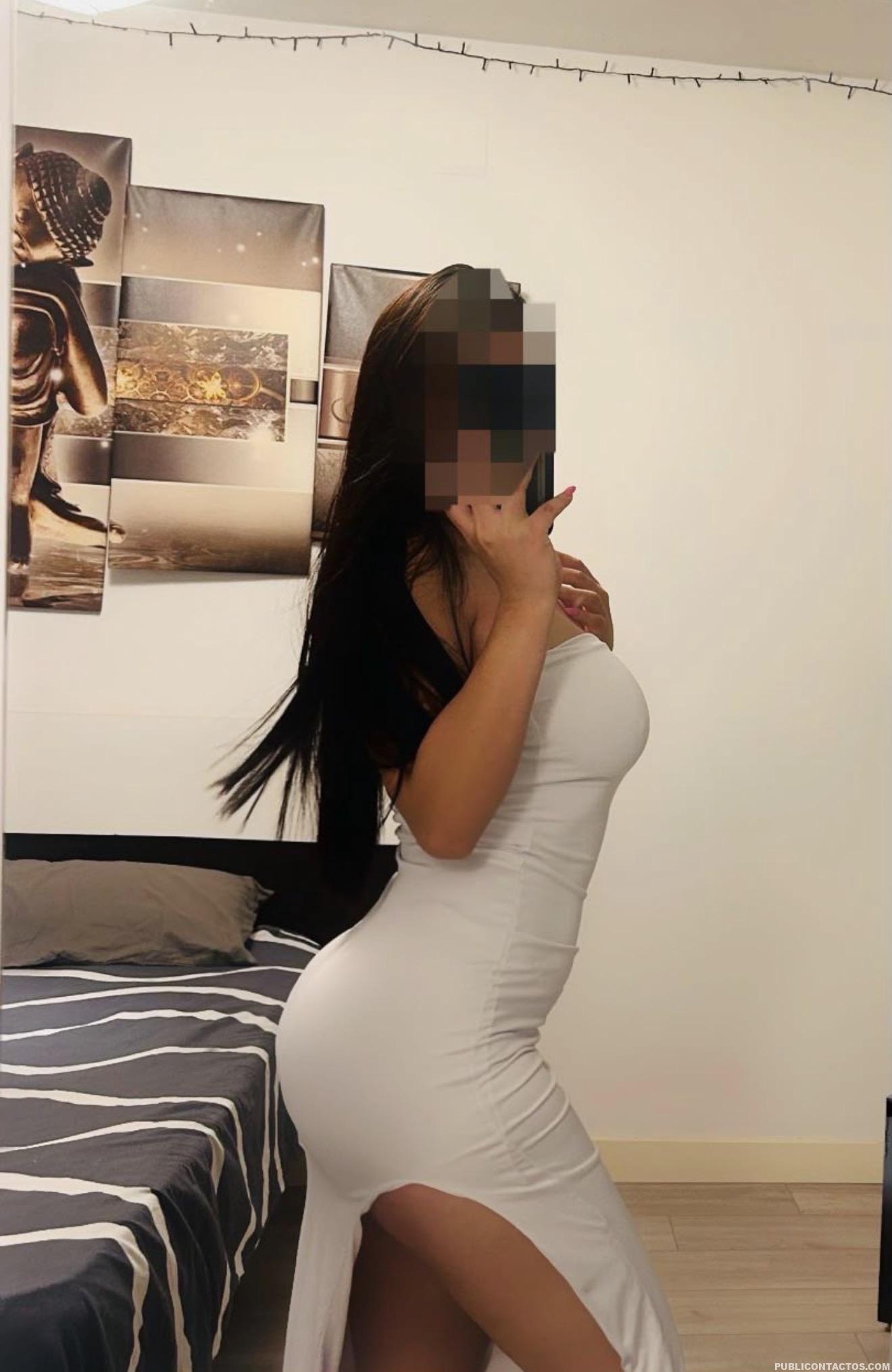 Valeria jovencita colombiana muy guapa