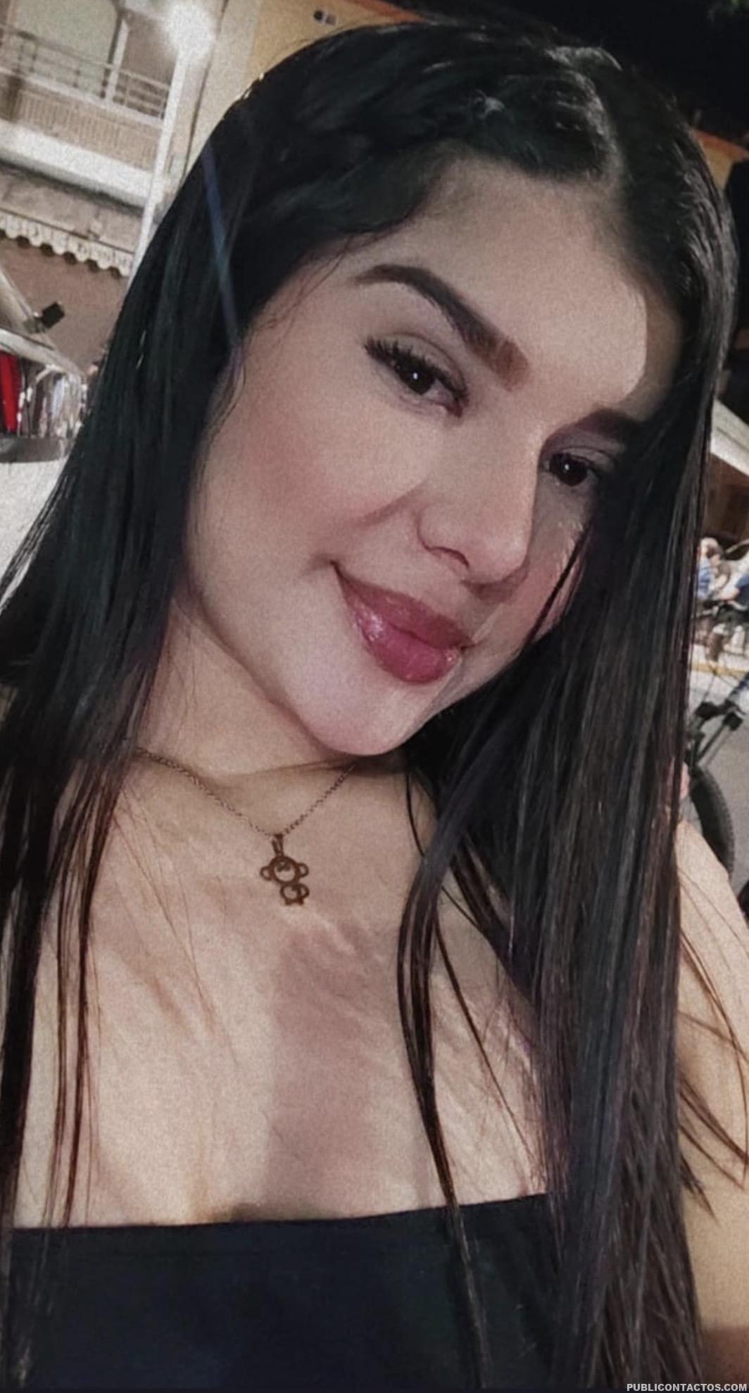 Chica colombiana acompañante jovencita en Bilbao