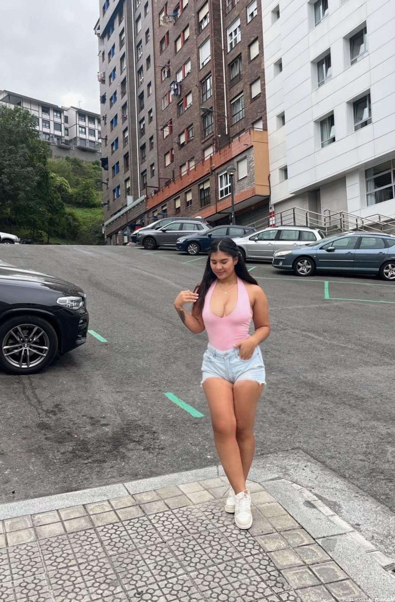 Chica colombiana acompañante jovencita en Bilbao